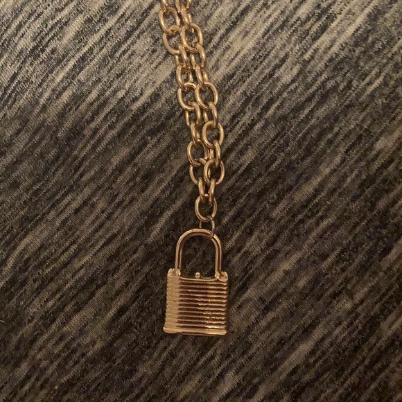 NWOT Gold Padlock Chain - Picture 2 of 3